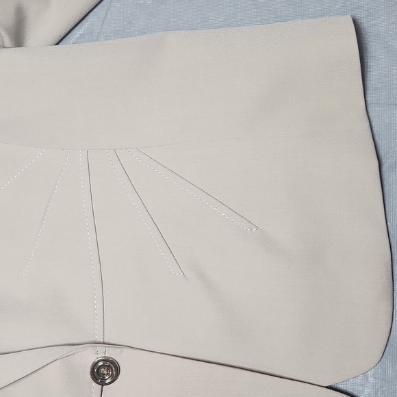 Laura Blazer - Picture 2 of 14